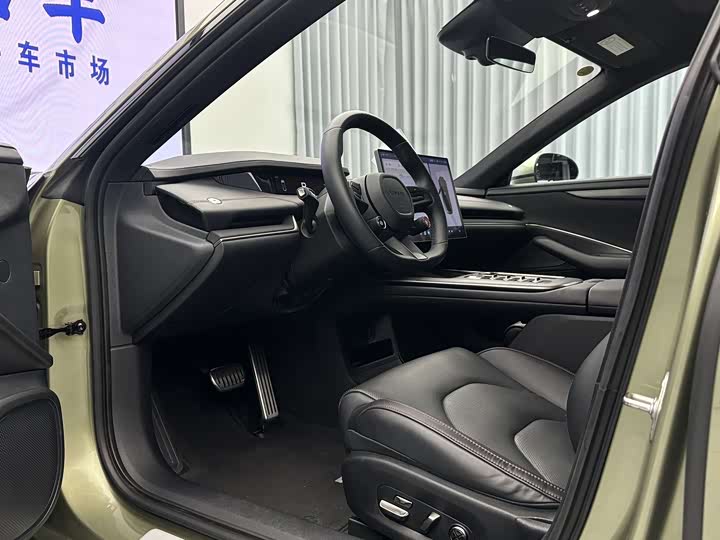 Фото 12 - Xiaomi SU7