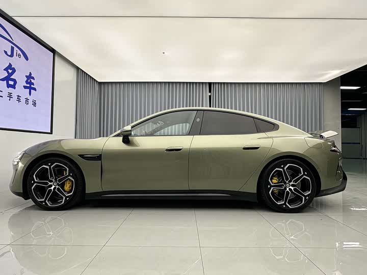 Фото 14 - Xiaomi SU7