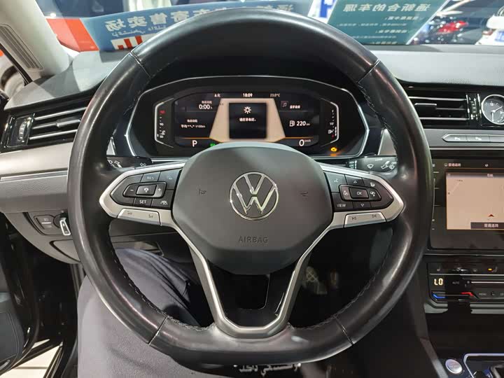 Фото 10 - Volkswagen Magotan