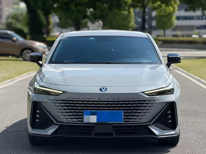 Фото 2 - Changan UNI-V