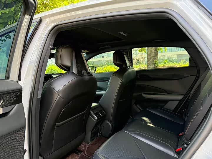 Фото 5 - Changan UNI-V