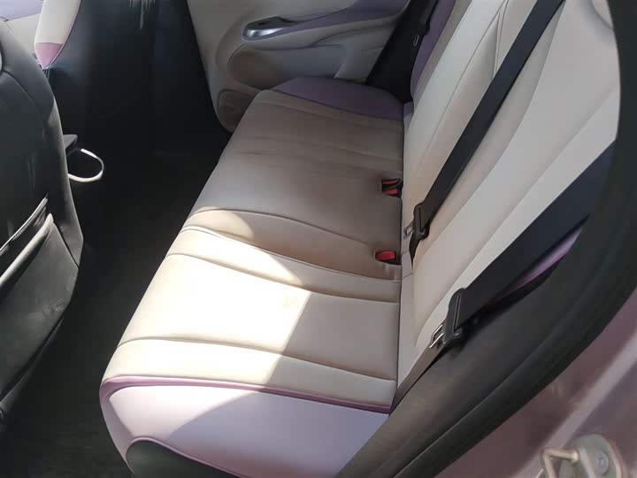 Фото 18 - BYD Dolphin