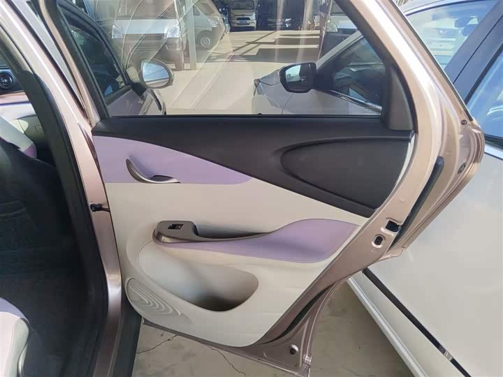 Фото 28 - BYD Dolphin