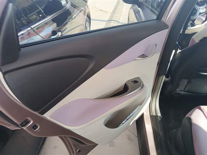 Фото 30 - BYD Dolphin