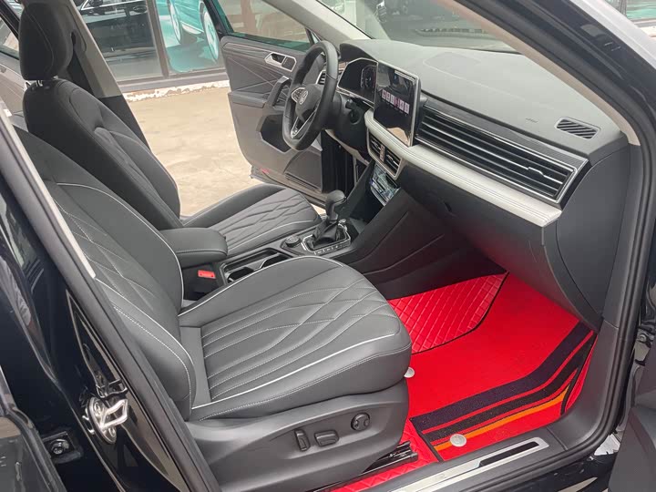 Фото 11 - Volkswagen Tiguan L Pro