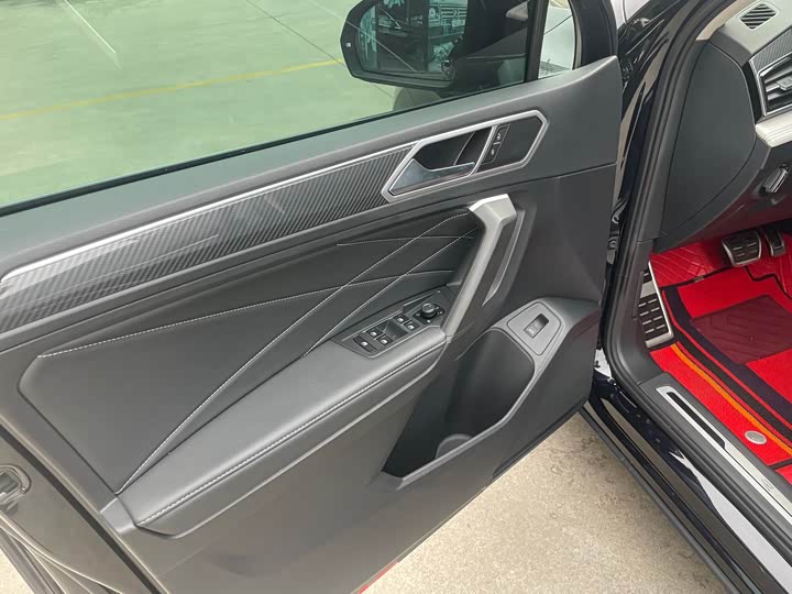 Фото 12 - Volkswagen Tiguan L Pro