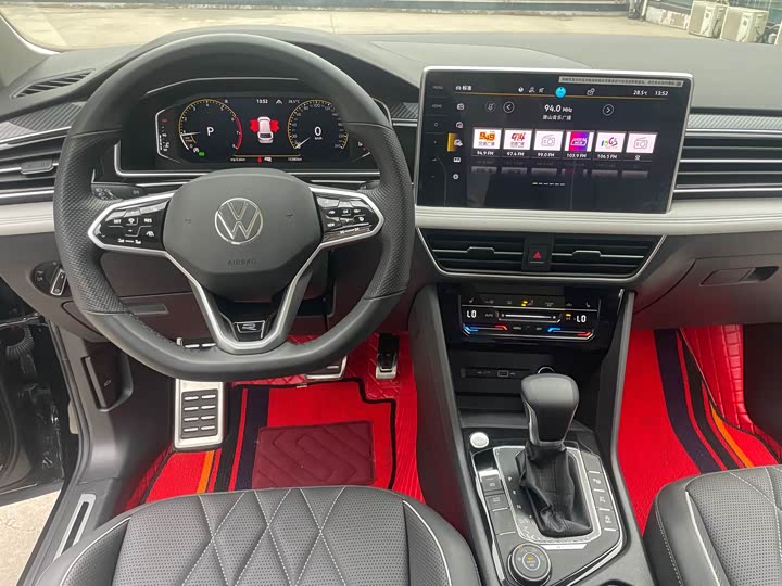 Фото 15 - Volkswagen Tiguan L Pro