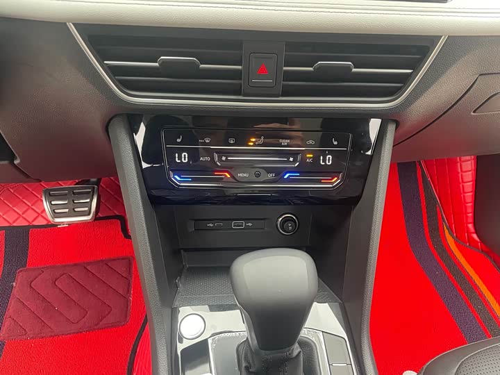 Фото 16 - Volkswagen Tiguan L Pro