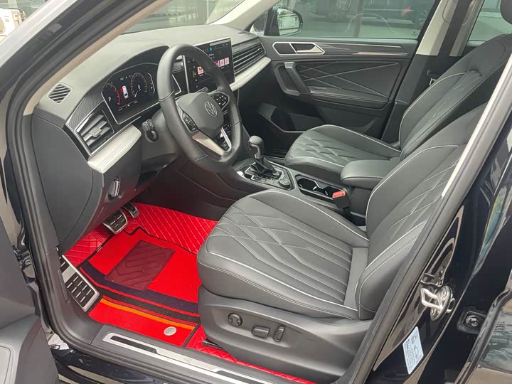 Фото 8 - Volkswagen Tiguan L Pro