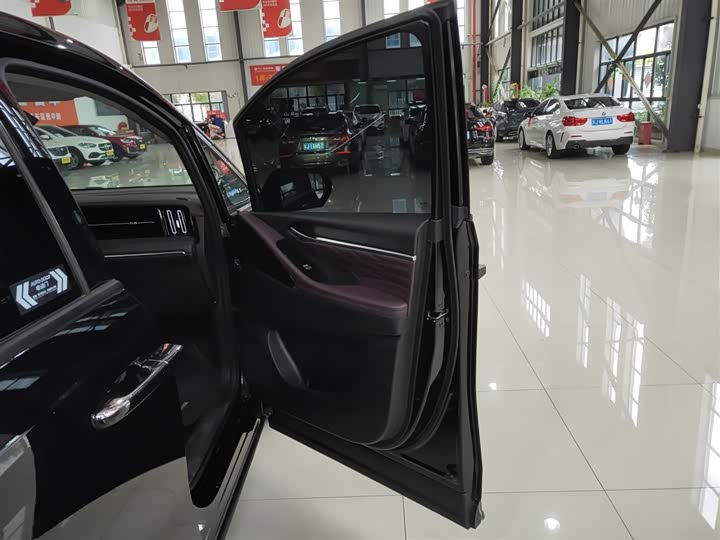 Фото 26 - GAC Trumpchi M8