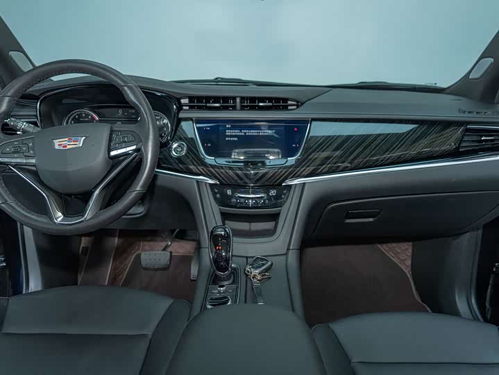 Фото 8 - Cadillac XT6