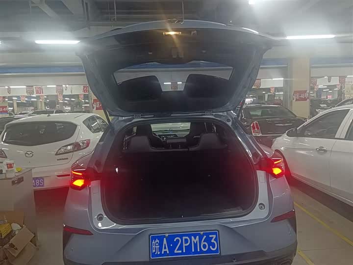 Фото 11 - Changan UNI-T