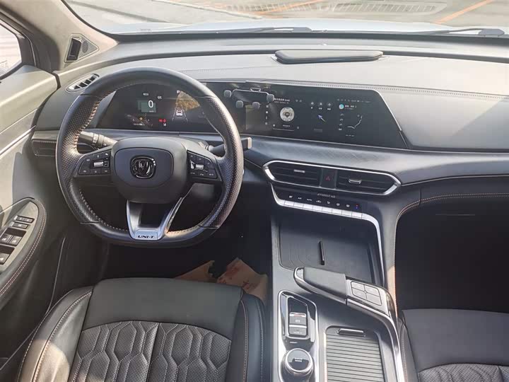 Фото 12 - Changan UNI-T