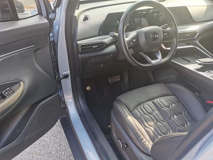 Фото 15 - Changan UNI-T