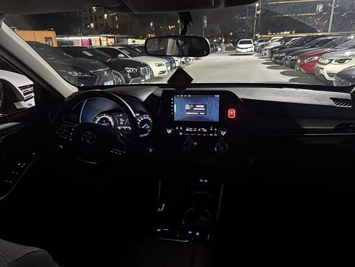 Фото 4 - Toyota Highlander