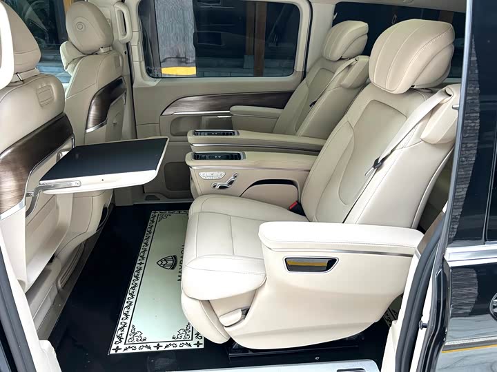 Фото 15 - Mercedes-Benz V-Class