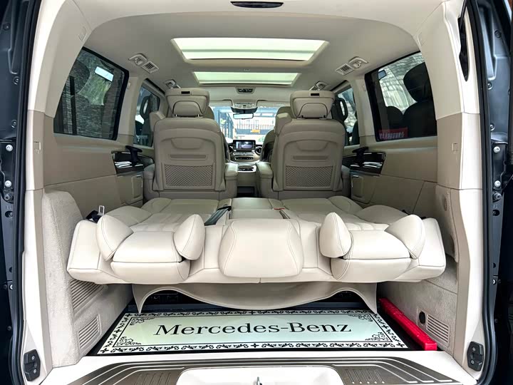 Фото 25 - Mercedes-Benz V-Class