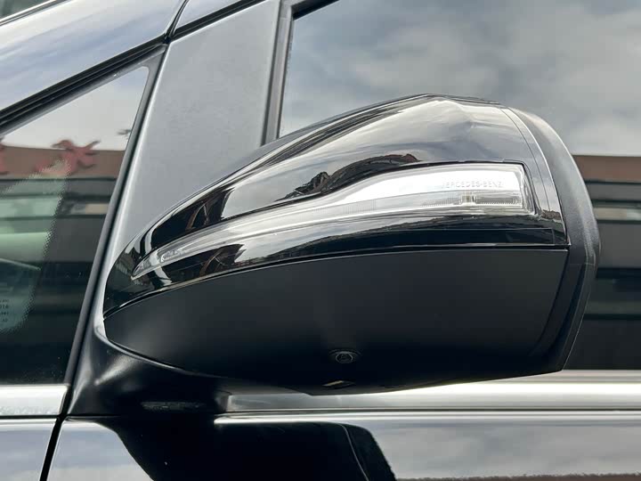 Фото 28 - Mercedes-Benz V-Class