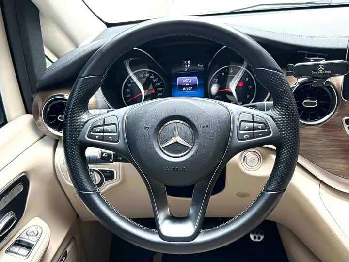 Фото 7 - Mercedes-Benz V-Class