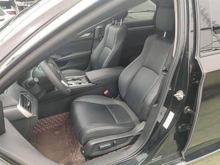 Фото 15 - Honda Accord