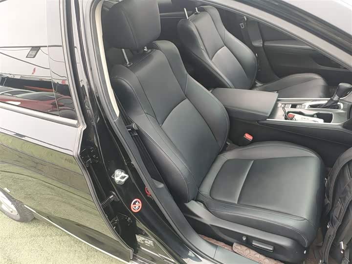 Фото 25 - Honda Accord