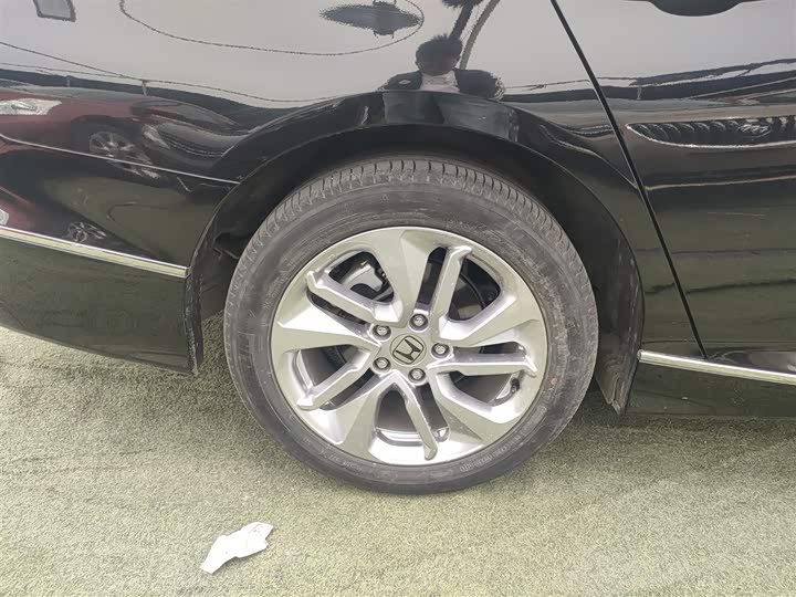 Фото 30 - Honda Accord