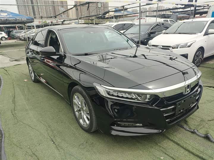 Фото 4 - Honda Accord