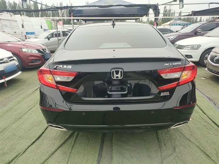 Фото 6 - Honda Accord