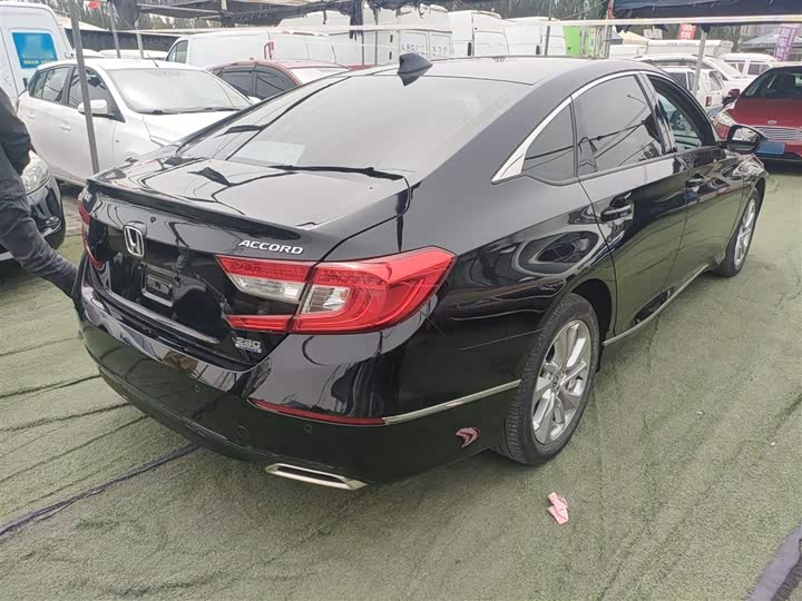 Фото 7 - Honda Accord