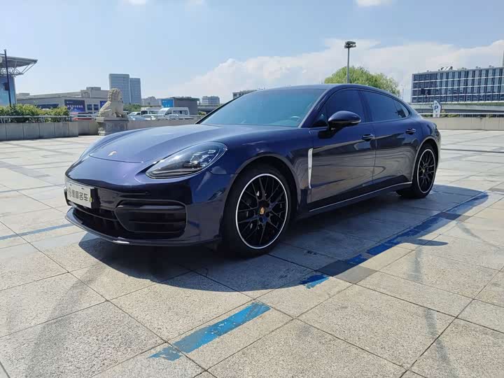 Фото 1 - Porsche Panamera