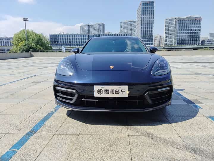 Фото 2 - Porsche Panamera