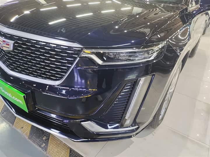 Фото 24 - Cadillac XT6