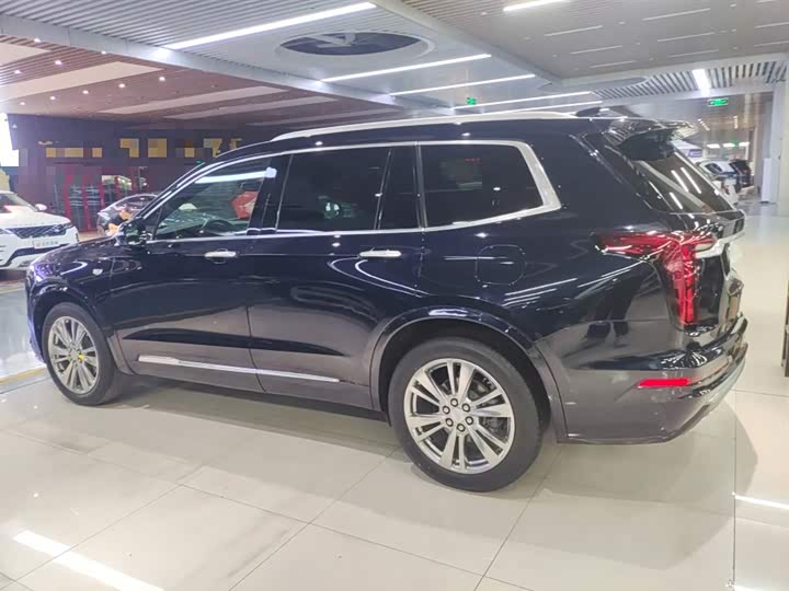 Фото 5 - Cadillac XT6