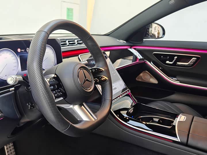 Фото 12 - Mercedes-Benz S-Class