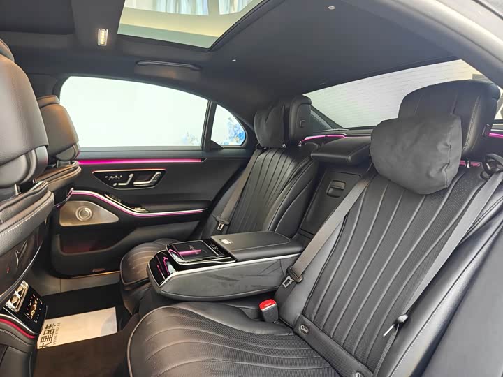 Фото 14 - Mercedes-Benz S-Class