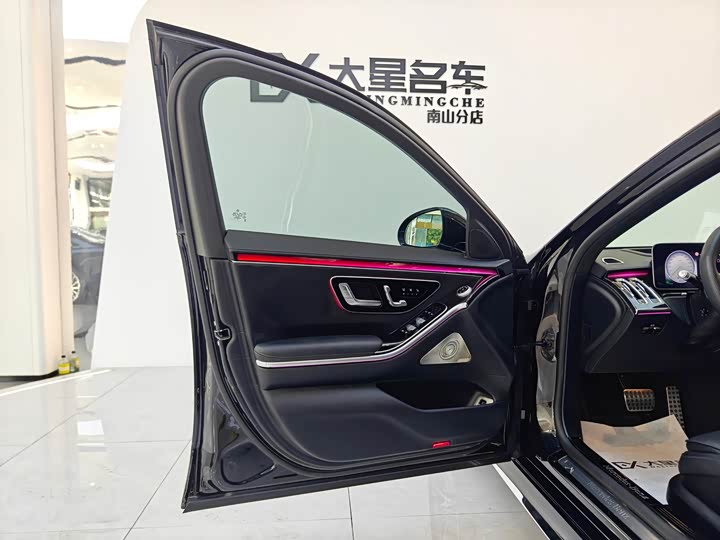 Фото 8 - Mercedes-Benz S-Class