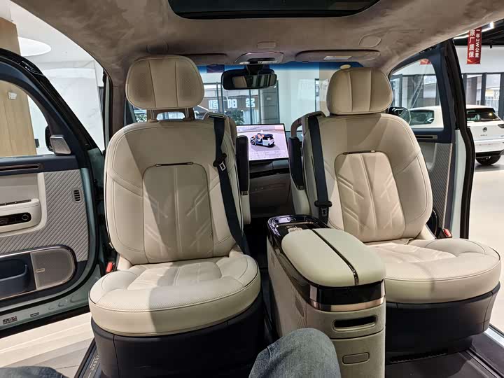 Фото 11 - Zeekr Mix