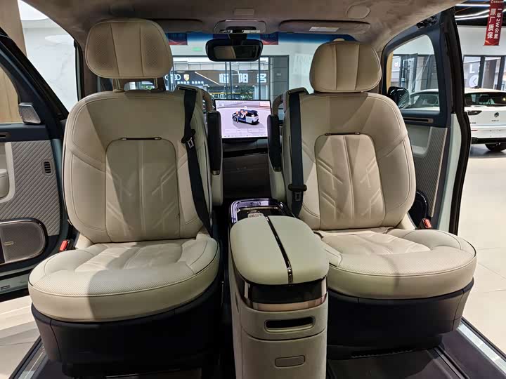 Фото 12 - Zeekr Mix