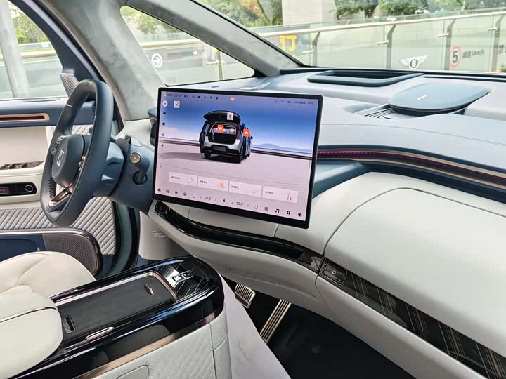 Фото 20 - Zeekr Mix