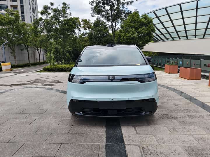 Фото 3 - Zeekr Mix