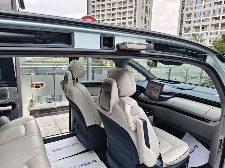 Фото 31 - Zeekr Mix