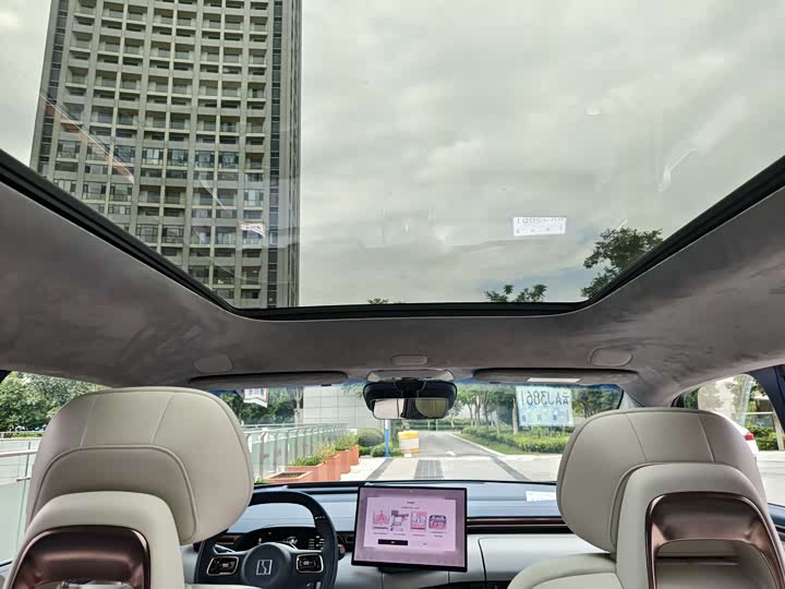 Фото 36 - Zeekr Mix