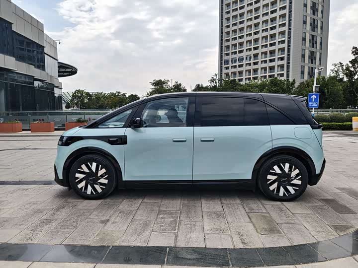 Фото 4 - Zeekr Mix