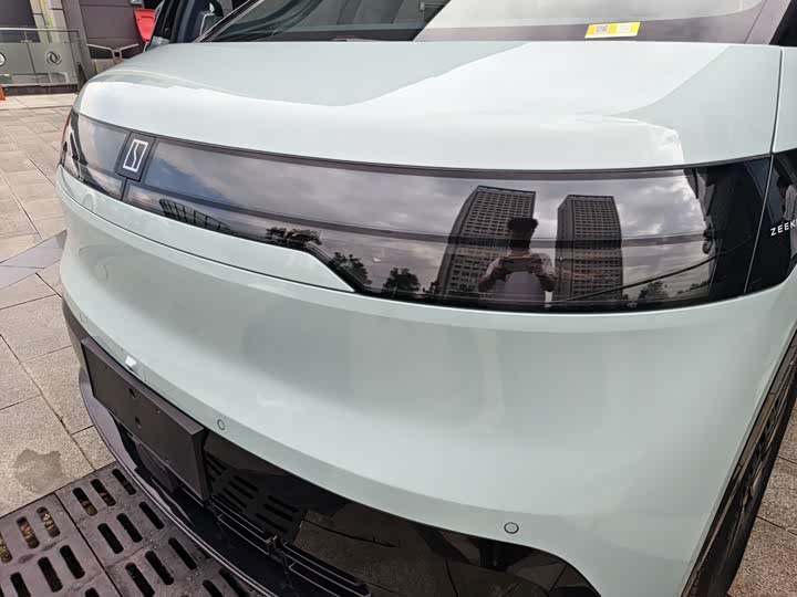 Фото 49 - Zeekr Mix