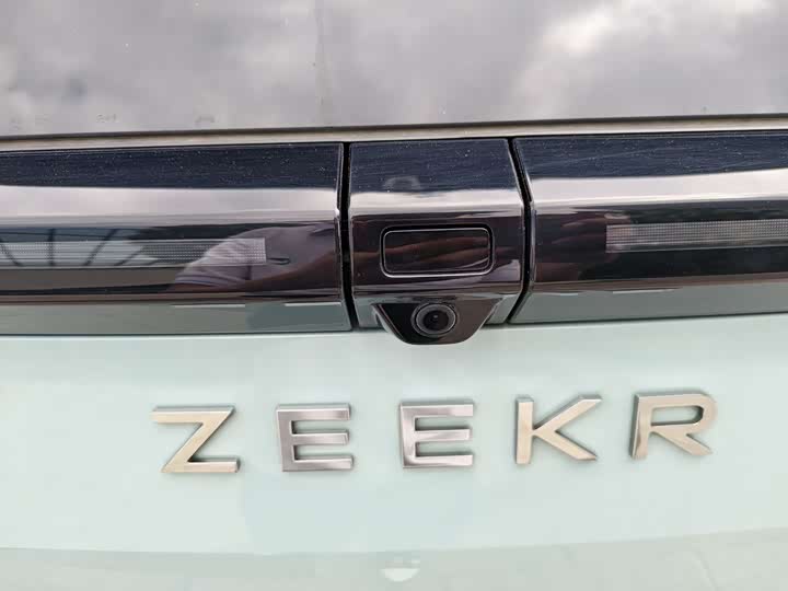 Фото 5 - Zeekr Mix