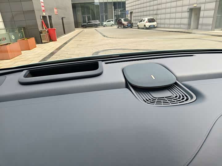 Фото 8 - Zeekr Mix