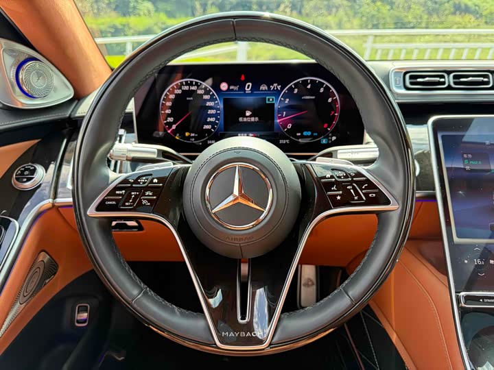 Фото 15 - Mercedes-Benz Maybach S-Class