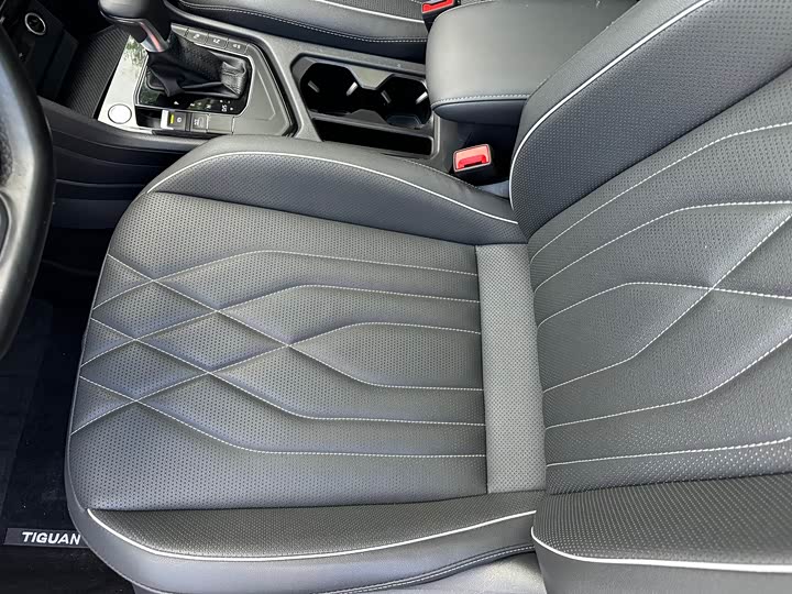 Фото 13 - Volkswagen Tiguan L Pro