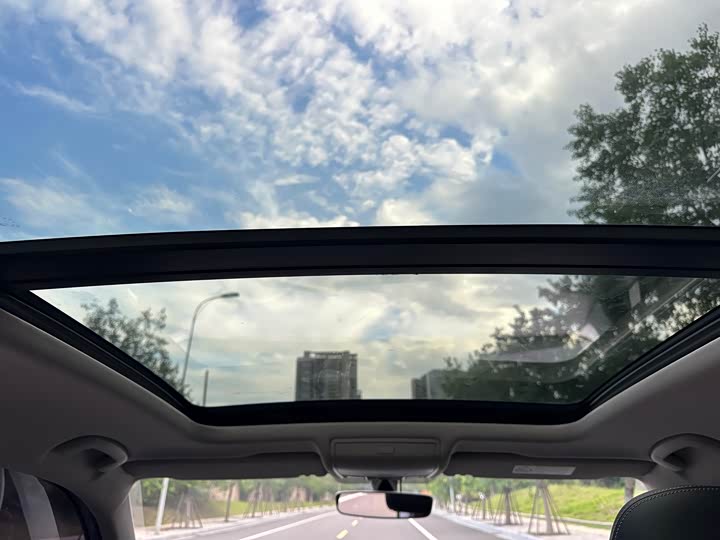 Фото 16 - Volkswagen Tiguan L Pro