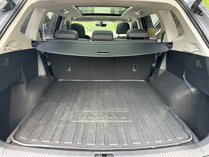 Фото 17 - Volkswagen Tiguan L Pro